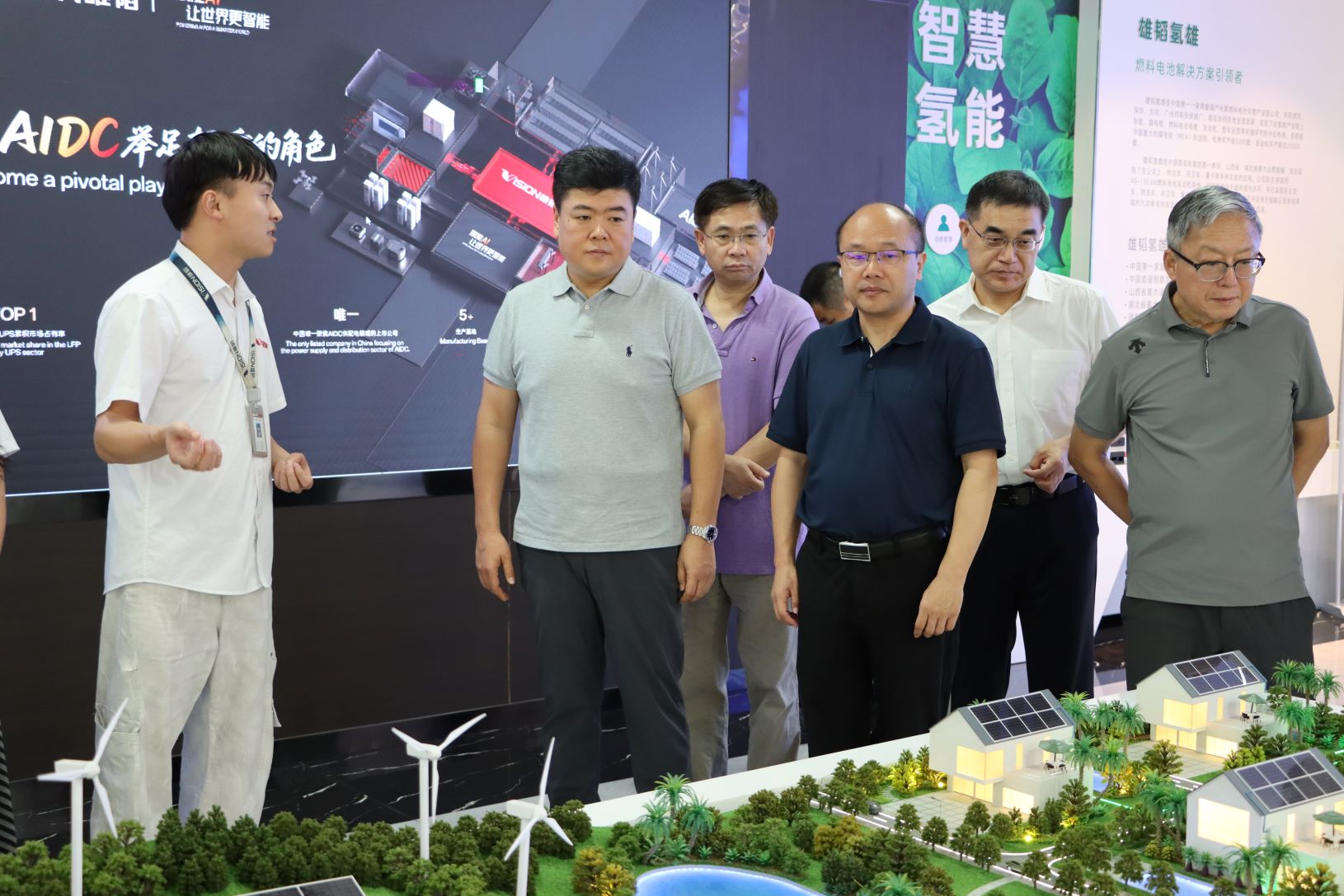 烟台东星集团到京山考察洽谈