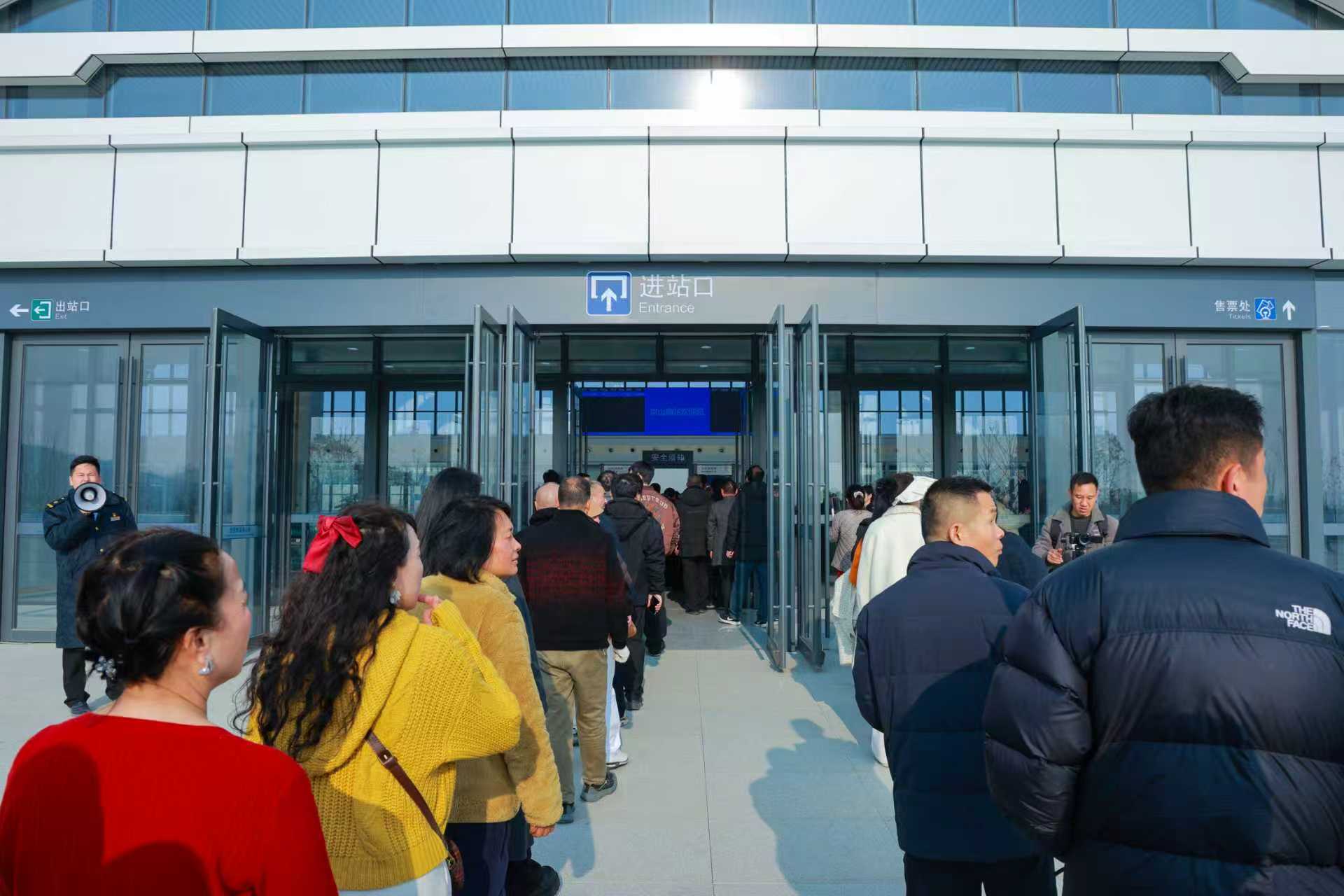 e466f8adbc70bc82ee1a7e8f2d68e5c3