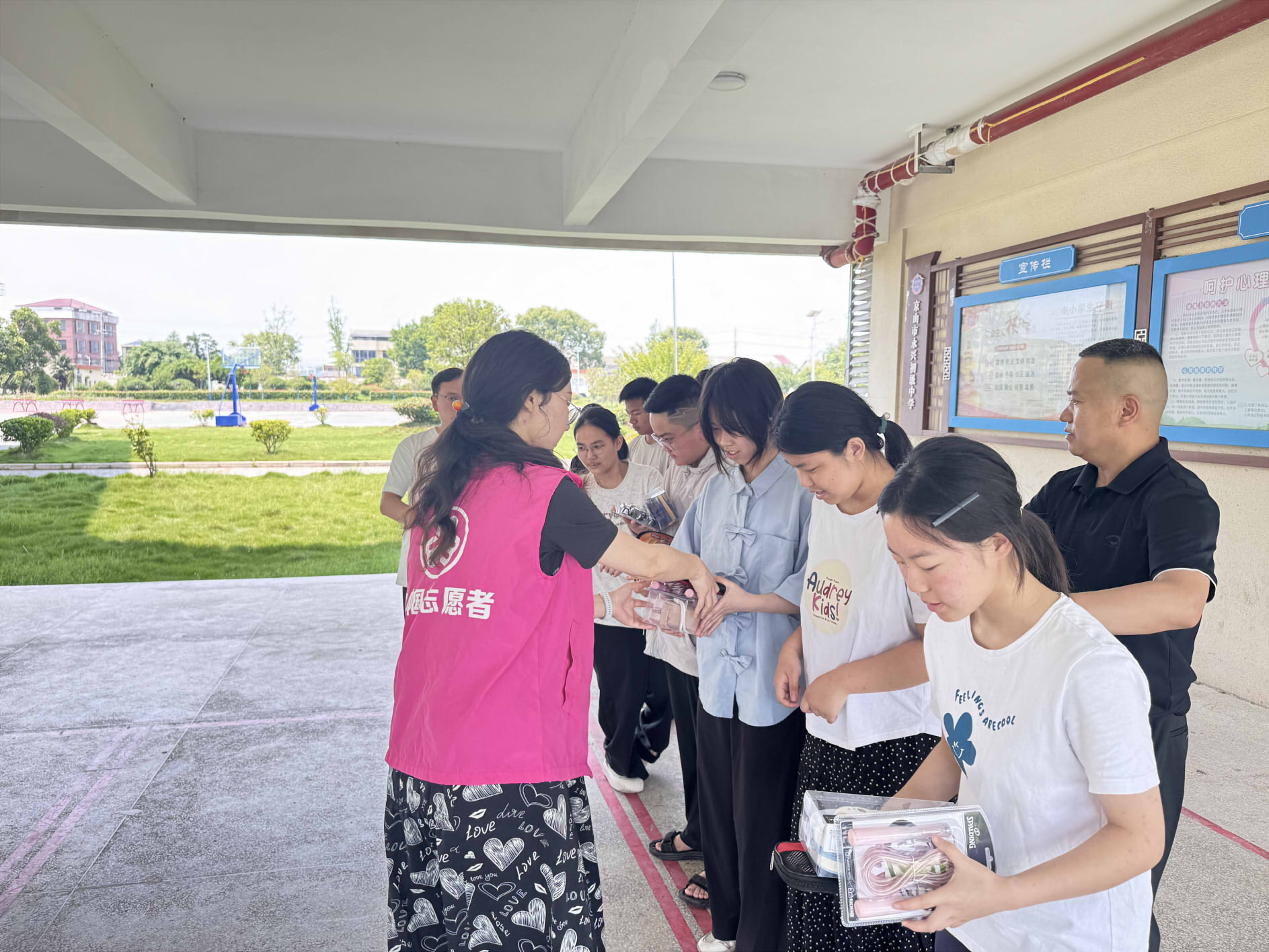 京山市永兴街道:暖心慰问护成长 工会相伴润童心A3bc6e498211b046018a5e2a9f60100a59 京山市永兴街道:暖心慰问护成长 工会相伴润童心A3bc6e498211b046018a5e2a9f60100a59