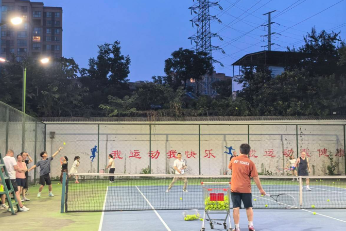 湖北京山：人均10元，让“贵族运动”飞入寻常百姓家