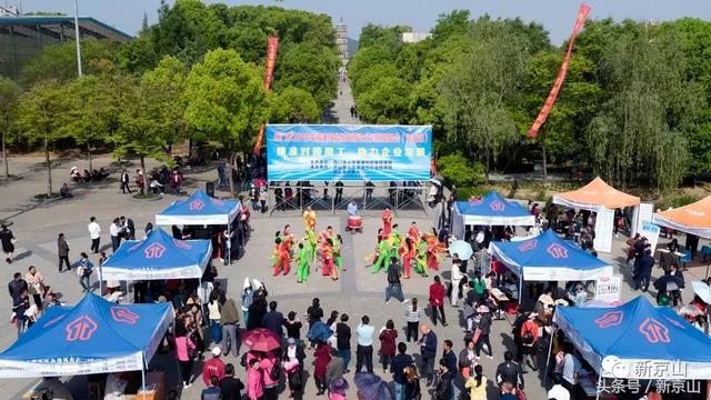 京山举办精准扶贫劳务输转助推民营企业发展大型人才招聘会