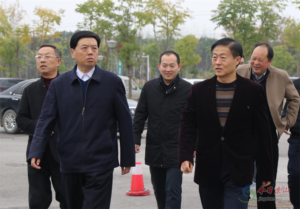 郑中华专题调研我市文化繁荣工作