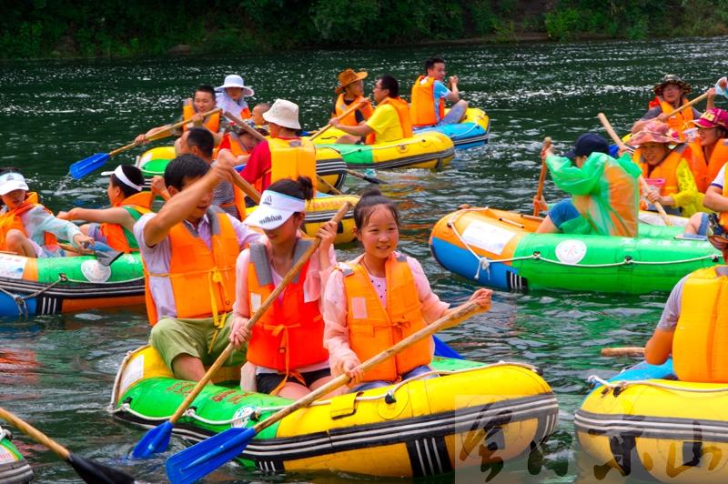 万人体验京山鸳鸯溪亲子漂流大赛