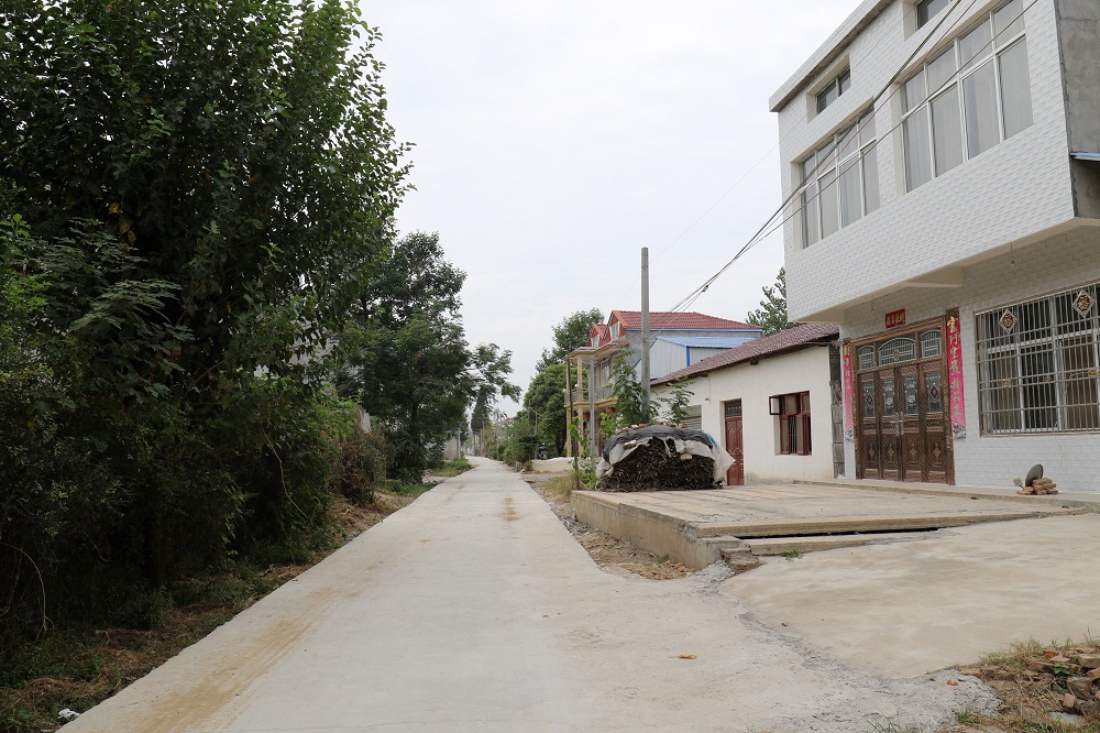 青年村位于天门市拖市镇的一块飞地