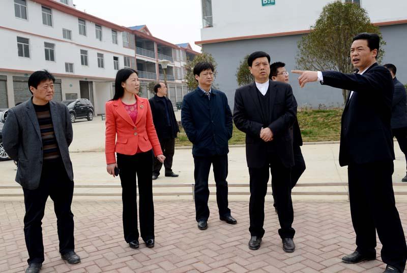 郑中华到钱场镇调研