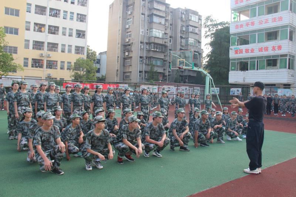 京山五中2020级新生军训拉开帷幕