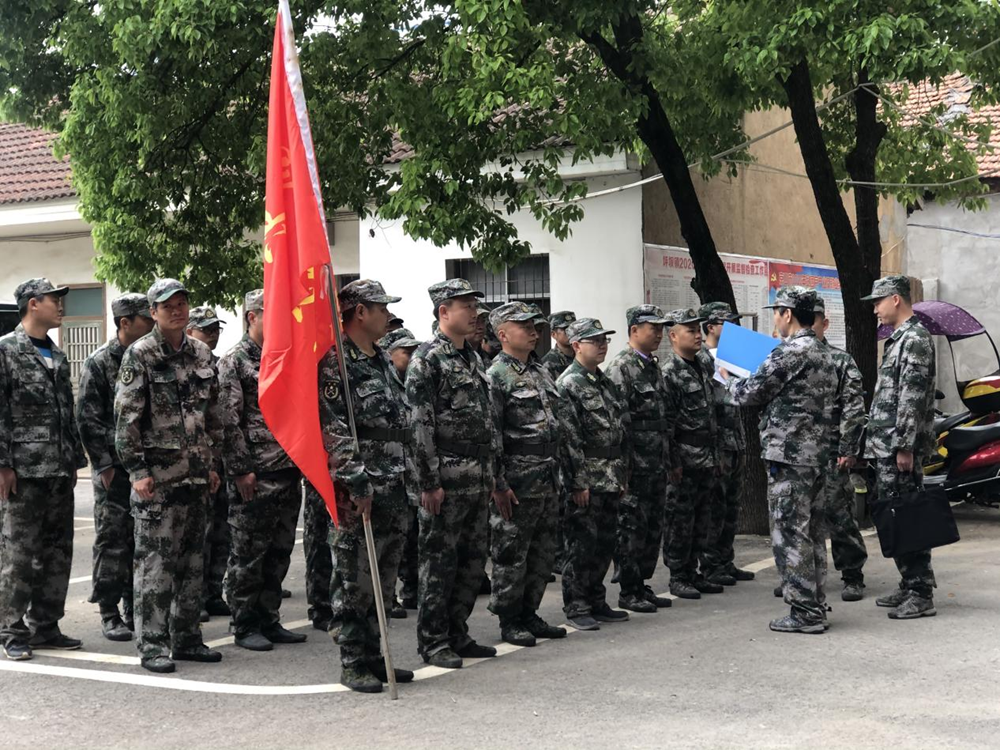 坪坝镇 民兵点验展风采